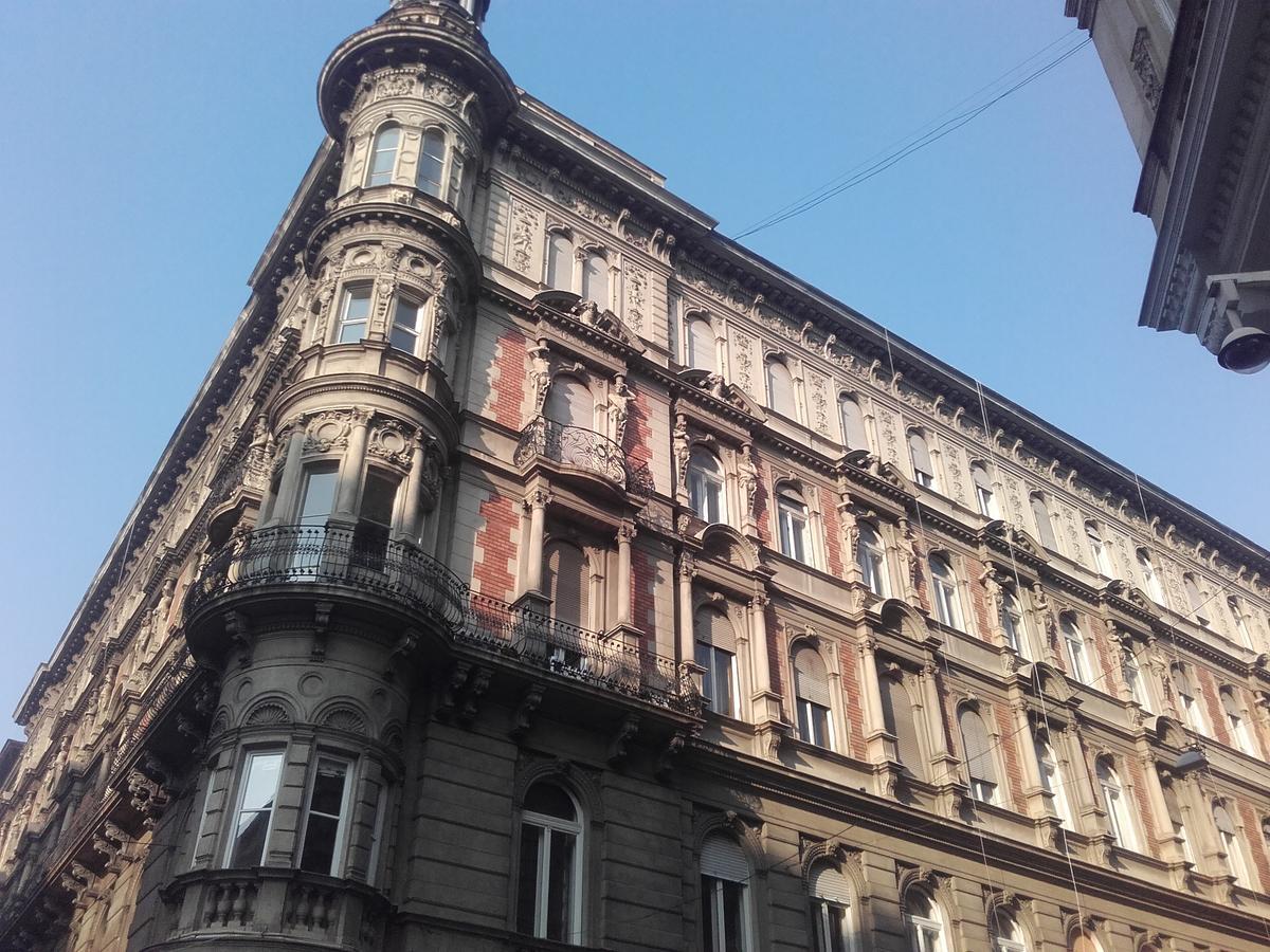 Black Dog Hostel Budapeste Exterior foto