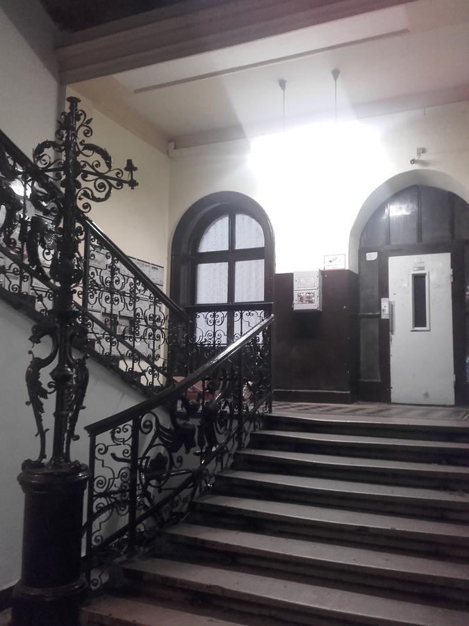 Black Dog Hostel Budapeste Exterior foto