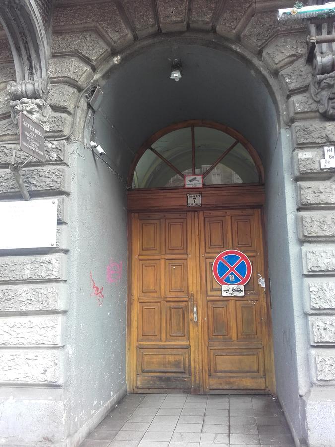 Black Dog Hostel Budapeste Exterior foto